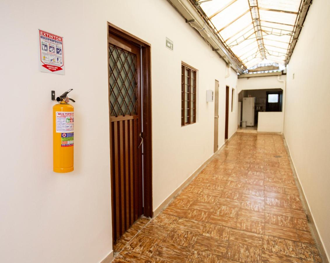 Komodo Alojamiento: Centro Histórico Hostal con Wi-Fi y Baño Privado Popayan Exterior photo