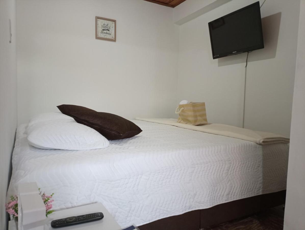 Komodo Alojamiento: Centro Histórico Hostal con Wi-Fi y Baño Privado Popayan Exterior photo